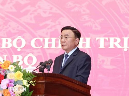 Đồng chí Trần Cẩm Tú, Ủy viên Bộ Chính trị, Thường trực Ban Bí thư, phát biểu tại hội nghị. (Ảnh: Phương Hoa/TTXVN)