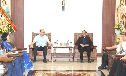 Giám mục Giáo phận Nguyễn Đức Cường cảm ơn tình cảm và những lời chúc tốt đẹp của lãnh đạo tỉnh gửi tới đồng bào Công giáo Thanh Hóa.