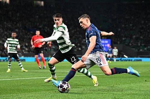 Tiền đạo cánh trái: Leandro Trossard - 6.8 điểm Trossard vẫn duy trì được cường độ làm việc đáng nể với khả năng di chuyển không bóng thông minh. Tuy nhiên, trong một thế trận mà Sporting chơi lùi sâu và kín kẽ, cầu thủ người Bỉ đã không tìm thấy sợi dây liên kết đủ tốt với các vệ tinh xung quanh.
