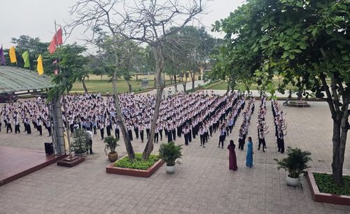 Nhà trường quan tâm công tác giáo dục đạo đức, lối sống cho học sinh thông qua các hoạt động ngoài giờ - Ảnh: L.Chi