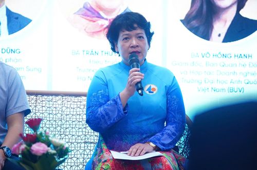 Bà Trần Thùy Dương, Hiệu trưởng Trường THPT chuyên Hà Nội - Amsterdam