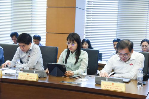 Các ĐBQH An Giang tham gia thảo luận Tổ chiều 8/4