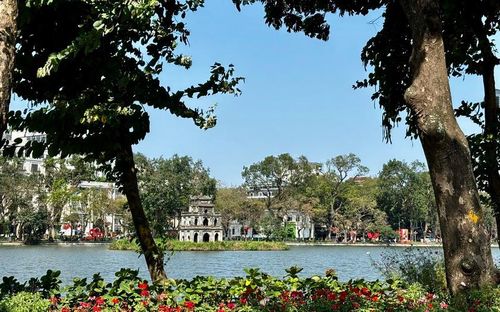 Thời tiết tại Hà Nội ngày 8/4 trời nắng, có nơi nắng nóng; đêm không mưa. Ảnh: PV