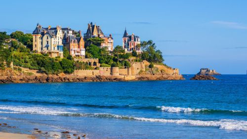 Màu nước xanh ngọc ở biển Emerald Coast ở Brittany. Ảnh: The Natural Adventure