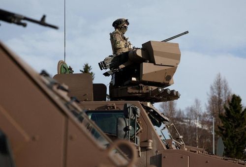  Binh sĩ trong cuộc tập trận quân sự của NATO. Ảnh: Reuters. 