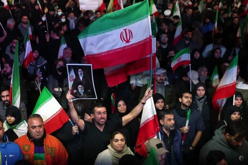 Người dân Iran tập trung tại thủ đô Tehran. Ảnh: Reuters.
