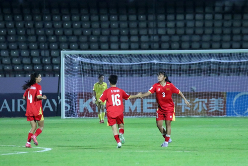 Các cầu thủ U20 nữ Việt Nam trong trận thắng U20 nữ Bangladesh 1 - 0. Ảnh: VFF