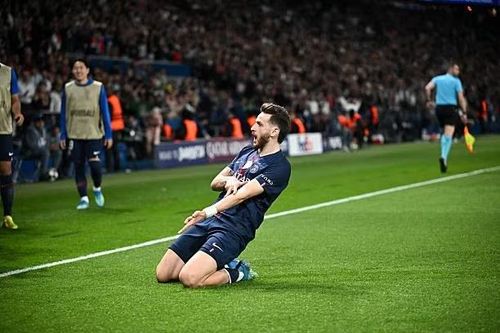 Kvaratskhelia ấn định tỷ số 2-0 cho PSG.