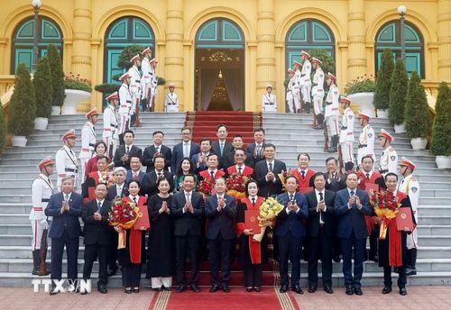 Bí thư Trung ương Đảng, Chánh án Tòa án nhân dân Tối cao Nguyễn Văn Quảng và các đại biểu. (Ảnh: Thống Nhất/TTXVN)