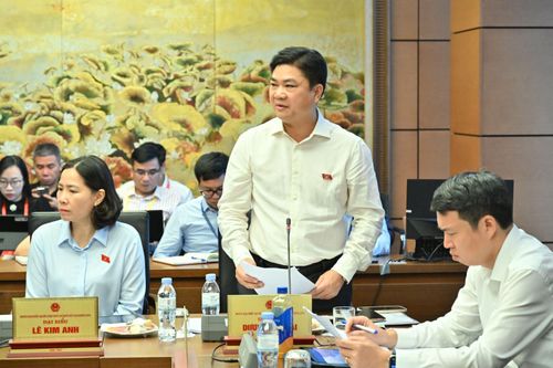 Đại biểu Dương Đức Hải – Cục trưởng Cục Cảnh sát Phòng cháy chữa cháy và Cứu nạn cứu hộ phát biểu