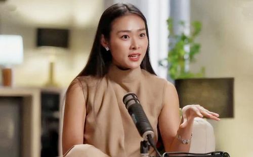 Dù được khán giả gọi vui là "vía trăm tỷ", Diệp Bảo Ngọc cho rằng thành công phòng vé là nỗ lực chung của cả ê-kíp.