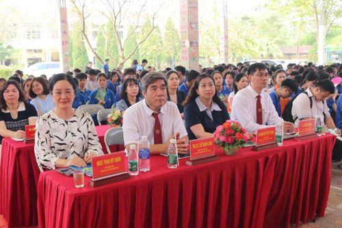Hội thảo thu hút sự tham gia của đông đảo các chuyên gia, lãnh đạo Sở Giáo dục - Đào tạo tỉnh Lạng Sơn, các thầy cô giáo và các em học sinh