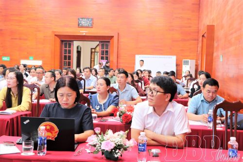 Các đại biểu dự hội nghị.