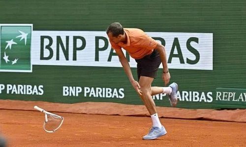 Daniil Medvedev phản ứng trong trận gặp Matteo Berrettini ở vòng 2 Monte Carlo Masters tại CLB Monte Carlo Country, Roquebrune-Cap-Martin, Pháp, ngày 8-4-2026
