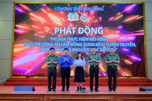 Lãnh đạo Công an tỉnh, Tỉnh Đoàn Lâm Đồng, Sở Giáo dục và Đào tạo Lâm Đồng cùng phát động thực hiện mô hình “Tuổi trẻ Công an Lâm Đồng xung kích tuyên truyền, phòng, chống bạo lực học đường”