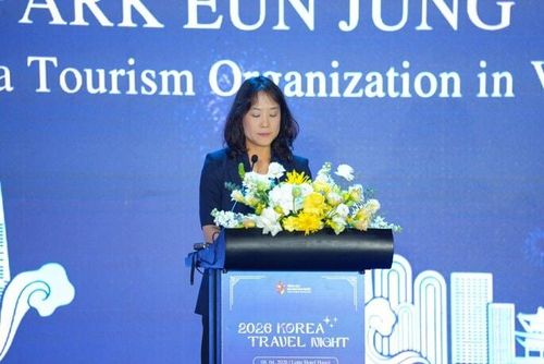 Bà Park Eun Jung - Trưởng đại diện KTO Việt Nam phát biểu. Ảnh: KTO