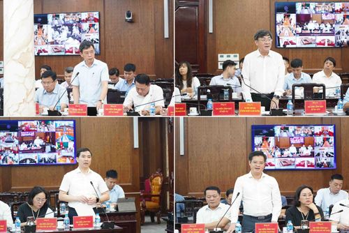 Đại diện các sở, ngành thành phố phát biểu tham luận, trao đổi tại hội nghị. Ảnh: PV