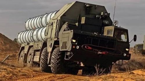 Tuy nhiên vũ khí này hoàn toàn im lặng các máy bay chiến đấu của Mỹ và Israel đang hoạt động trên bầu trời thành phố vào thời điểm đó và tiến hành các cuộc không kích.