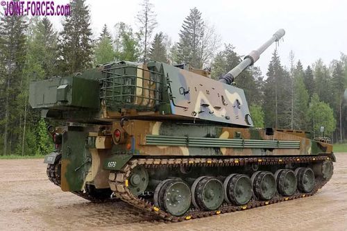 K9 Thunder là một loại pháo tự hành 155 mm do Hàn Quốc phát triển, đơn vị chế tạo là Tập đoàn Hanwha Aerospace, sau khi mua lại bộ phận quốc phòng của Samsung Techwin.