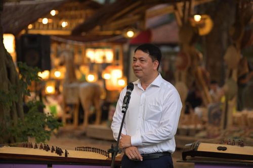 Ông Lê Xuân Kiêu, Giám đốc Trung tâm Hoạt động văn hóa Khoa học Văn Miếu- Quốc Tử Giám phát biểu. 