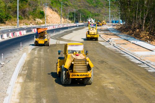  Các nhà thầu trên toàn dự án đang tập trung nhân lực, thiết bị, bảo đảm tiến độ theo kế hoạch. 