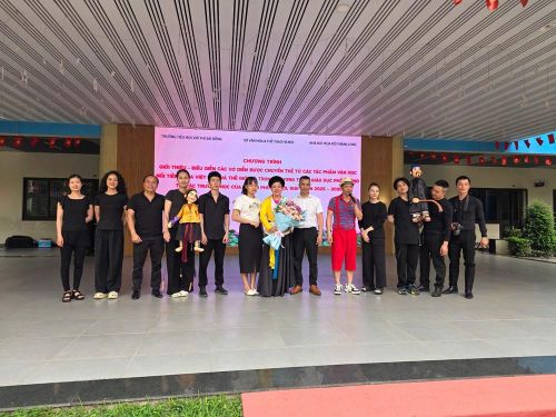 Niềm vui của các nghệ sĩ khi đưa nghệ thuật múa rối về cơ sở