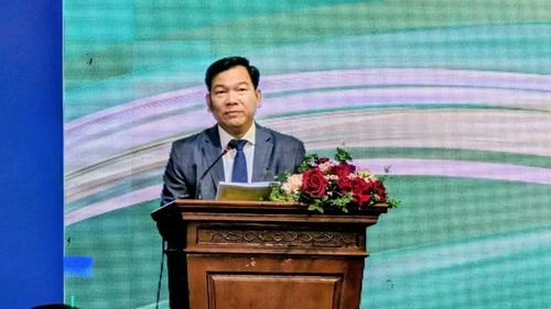 Ông Dương Hoàng Sum, Giám đốc Sở Văn hóa, Thể thao và Du lịch tỉnh Vĩnh Long, Phó Chủ tịch Hiệp hội Du lịch Đồng bằng sông Cửu Long phát biểu.
