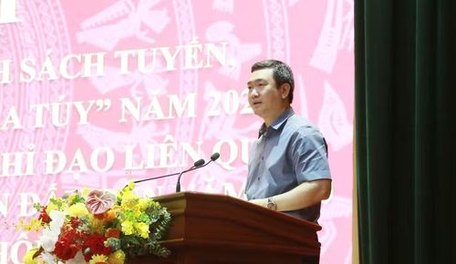 Đồng chí Nguyễn Cảnh Toàn, Phó Bí thư Tỉnh ủy, Chủ tịch Ủy ban nhân dân tỉnh Lạng Sơn phát biểu khai mạc hội nghị.