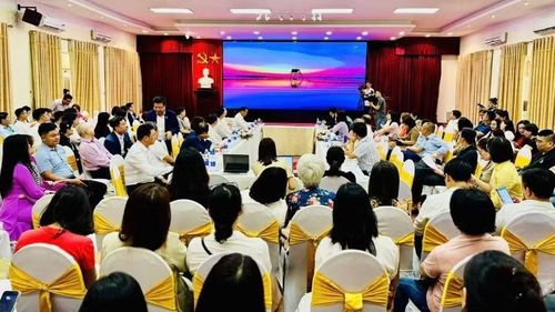 Toàn cảnh Hội nghị xúc tiến, quảng bá du lịch Hưng Yên-Ninh Bình-Cà Mau.