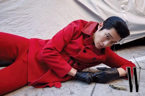 Tiếp nối, trong phim truyền hình The Tale of Lady Ok (JTBC), anh vào vai Dol Seok, nô lệ đảm nhận mọi công việc nặng nhọc. Qua đó, anh thể hiện chân thực những khổ cực và tủi nhục của nhân vật, mở rộng kỹ năng diễn xuất.