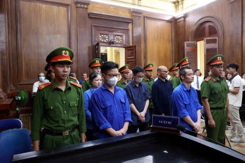 Các bị cáo tại phiên tòa.