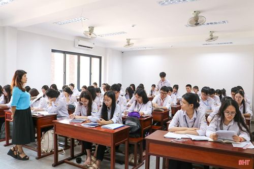 Sau mỗi kỳ thi thử, nhà trường tiến hành phân tích kết quả để định hướng lại mục tiêu, cách thức ôn luyện cho các em học sinh.