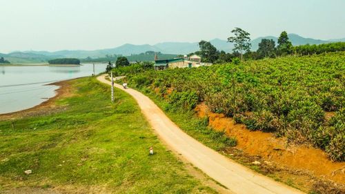 Từ những lối mòn nhỏ ven hồ hôm nay, quy hoạch đang mở ra viễn cảnh hình thành các không gian du lịch cộng đồng, trải nghiệm sinh thái.