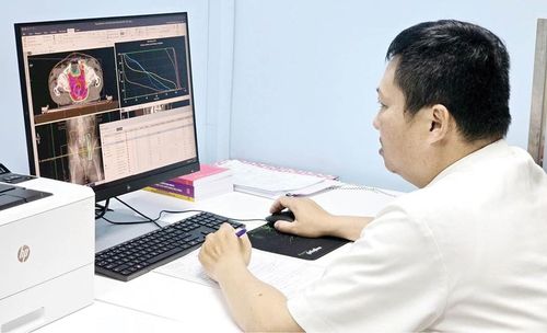 Lập kế hoạch xạ trị cho bệnh nhân ung thư tại Trung tâm Ung bướu, BVTW Huế