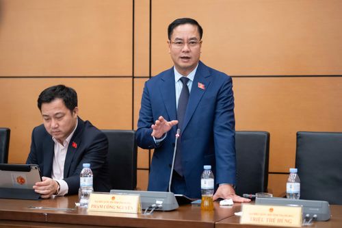 ĐBQH Phạm Công Nguyên thảo luận tại Tổ 13. Ảnh: Phạm Thắng