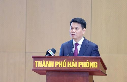 Ông Lê Ngọc Châu phát biểu tại hội nghị.