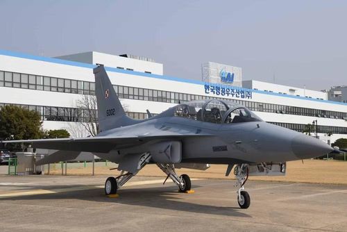 Chính quyền Mỹ đã phê duyệt việc tích hợp tên lửa không đối không AIM-120C AMRAAM vào máy bay chiến đấu hạng nhẹ FA-50PL của Không quân Ba Lan.
