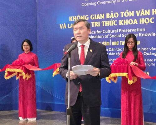GS.TS. Lê Văn Lợi, Ủy viên BCH Trung ương Đảng, Chủ tịch Viện Hàn lâm Khoa học xã hội Việt Nam phát biểu khai mạc