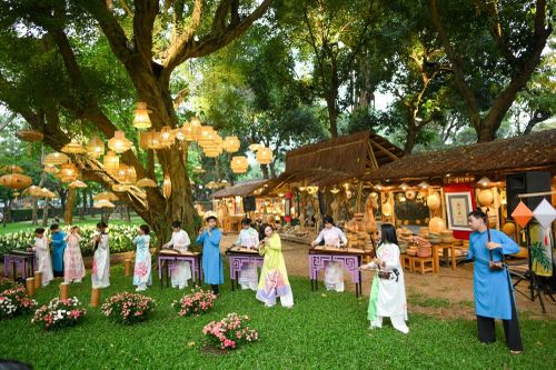 Tiết mục nghệ thuật mở màn chương trình.