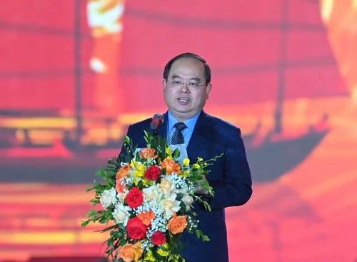 Ông Quản Minh Cường, Bí thư Tỉnh ủy Quảng Ninh phát biểu tại lễ khai mạc.