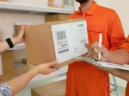 Về lâu dài, thực trạng trả hàng - hoàn tiền gây tác động không nhỏ tới môi trường và xu hướng tiêu dùng bền vững. Ảnh minh họa