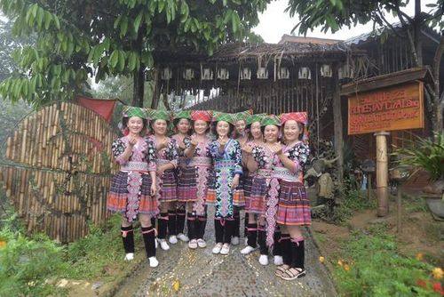 Các thiếu nữ bản Lao Chải 1, Lai Châu.