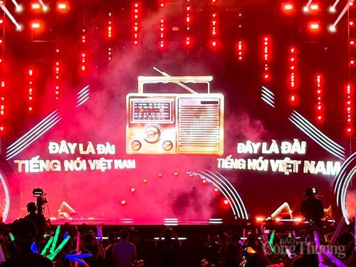Bí thư Trung ương Đảng, Trưởng Ban Tuyên giáo và Dân vận Trung ương nhấn mạnh vai trò đặc biệt của phát thanh trong suốt chiều dài lịch sử cách mạng, từ những ngày đầu của “Tiếng nói Việt Nam” đến kỷ nguyên số hiện nay.