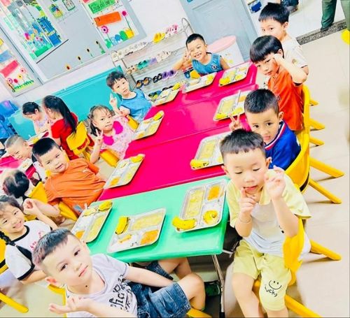Xây dựng môi trường thực phẩm an toàn trong trường học bán trú. Ảnh: VY DŨNG