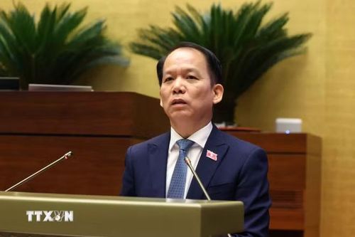Bộ trưởng Bộ Tư pháp Hoàng Thanh Tùng phát biểu giải trình, làm rõ một số vấn đề đại biểu Quốc hội nêu. Ảnh: Văn Điệp/TTXVN
