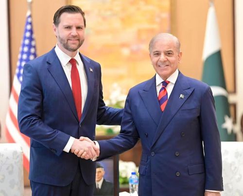 Thủ tướng Pakistan Shehbaz Sharif có cuộc gặp với Phó Tổng thống Mỹ JD Vance tại Islamabad, Pakistan ngày hôm nay, 11/4. Ảnh: Tân Hoa Xã/Shutterstock
