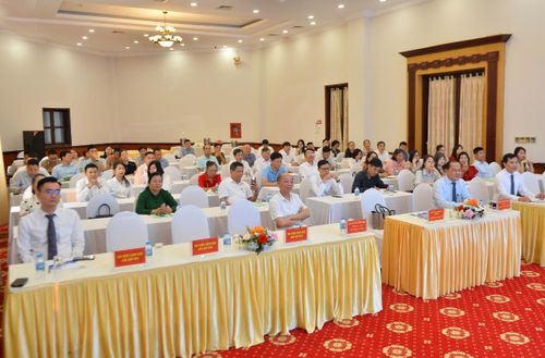 Hội nghị có sự tham dự của các HTX đạt giải Ngôi sao HTX, Giải Mai An Tiêm, cùng các HTX, Liên hiệp HTX, thành viên Tổ hợp tác trên địa bàn Thành phố Hà Nội.
