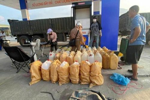Quảng Trị đang chỉ đạo quyết liệt để chấm dứt hành vi tích trữ, mua bán xăng dầu trái quy định. 