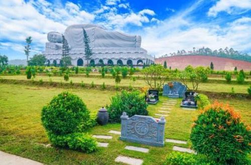 Xem đất là bước đầu tiên trước khi tiến hàng xây dựng mộ, đây cũng chính là điều quyết định ngôi mộ có phong thủy đẹp hay không.