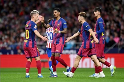 3. Barcelona đứng vị trí thứ 3. Dưới thời Hansi Flick, đội bóng xứ Catalan vẫn duy trì vị thế “ông lớn”. Họ đang tiến gần tới việc bảo vệ chức vô địch La Liga, dù vẫn còn những trục trặc về lực lượng và sự ổn định trong một vài trận đấu then chốt.